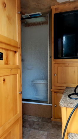 Tack ID: 570493 2015 Logan Coach  Riot/Weekender 3 horse Slant - PhotoID: 155632 - Expires 29-Jul-2026 Days Left: 89