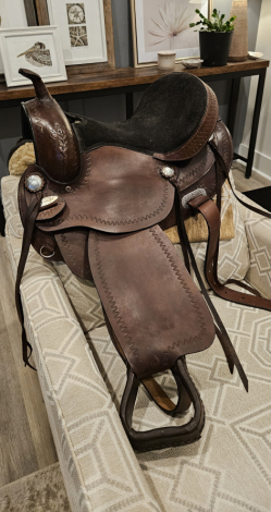 Tack ID: 570565 15 inch Western Saddle..Great Condition - PhotoID: 155701 - Expires 29-Aug-2026 Days Left: 87