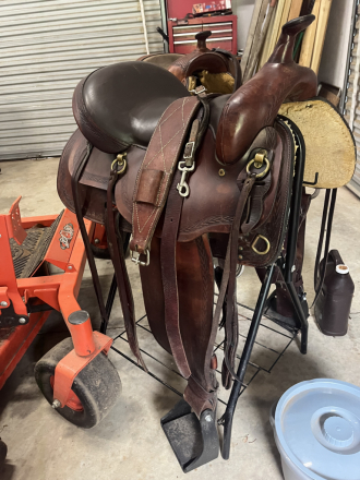 Tack ID: 570570 Multiple saddles - PhotoID: 155722 - Expires 30-Aug-2026 Days Left: 80