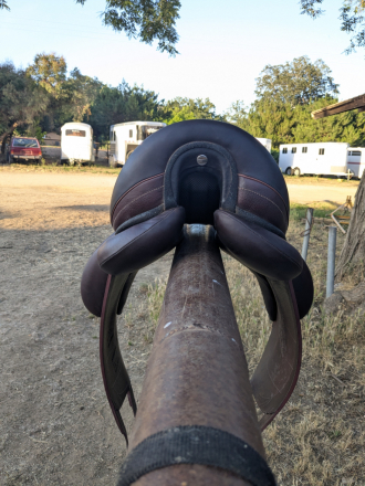 Tack ID: 570583 2021 Devoucoux Makila Harmonie S Dressage saddle - PhotoID: 155720 - Expires 04-Sep-2026 Days Left: 85