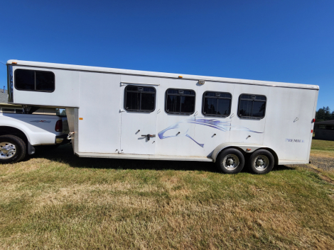 Tack ID: 570590 White Logan 4 horse trailer - PhotoID: 155767 - Expires 19-Sep-2026 Days Left: 76