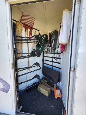 Tack ID: 570590 White Logan 4 horse trailer - PhotoID: 155769 - Expires 19-Sep-2026 Days Left: 76