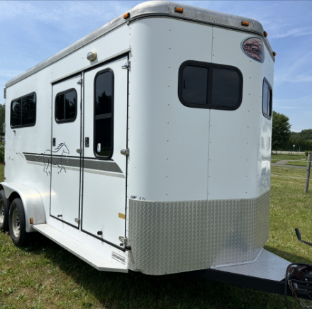 Tack ID: 570594 2004 Sundowner Sunlite 777 2-Horse extra high w/tack room - PhotoID: 155730 - Expires 10-Sep-2026 Days Left: 89