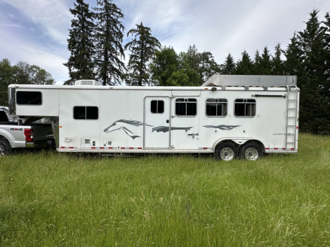 Tack ID: 570608 2005 LOGAN COACH 3 HORSE GN - PhotoID: 155764 - Expires 18-Dec-2026 Days Left: 174