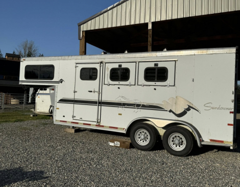 Tack ID: 570611 1999 Sundowner ValueLite GN 3 Horse Slant Horse Trailer - PhotoID: 155755 - Expires 19-Sep-2026 Days Left: 88