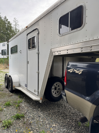 Tack ID: 570612 1999 Featherlite 2H GN Warmblood Size Horse Trailer - PhotoID: 155760 - Expires 19-Sep-2026 Days Left: 88