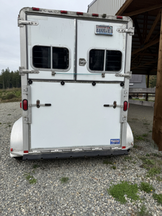 Tack ID: 570612 1999 Featherlite 2H GN Warmblood Size Horse Trailer - PhotoID: 155761 - Expires 19-Sep-2026 Days Left: 88