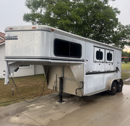 Tack ID: 570618 2 horse slant trailer aluminum - PhotoID: 155775 - Expires 21-Sep-2026 Days Left: 88