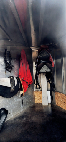 Tack ID: 570632 1995 aluminum featherlite 2 horse - PhotoID: 155795 - Expires 01-Oct-2026 Days Left: 90