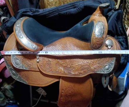 Tack ID: 570634 16 in FQHB Dale Chaves Show Saddle - PhotoID: 155787 - Expires 30-Sep-2026 Days Left: 89