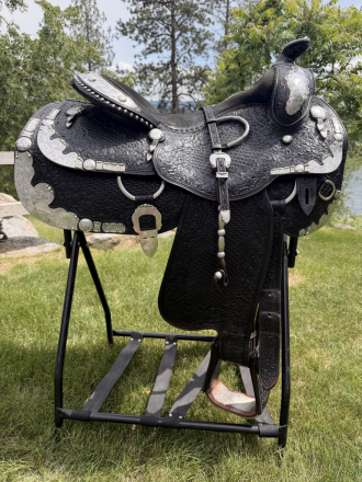 Tack ID: 570664 Beautiful 16inch Harris saddle and bridle set - PhotoID: 155809 - Expires 15-Oct-2026 Days Left: 82
