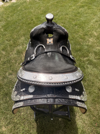 Tack ID: 570664 Beautiful 16inch Harris saddle and bridle set - PhotoID: 155810 - Expires 15-Oct-2026 Days Left: 82