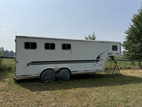 Tack ID: 570674 2001 EXISS SS/300 3 horse gooseneck trailer - PhotoID: 155833 - Expires 18-Oct-2026 Days Left: 85