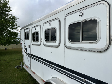 Tack ID: 570674 2001 EXISS SS/300 3 horse gooseneck trailer - PhotoID: 155834 - Expires 18-Oct-2026 Days Left: 85