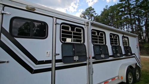 Tack ID: 570682 Dream Coach 2000 4H Slant Aluminum Trailer. Title in hand. - PhotoID: 155837 - Expires 19-Oct-2026 Days Left: 86
