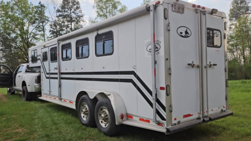 Tack ID: 570682 Dream Coach 2000 4H Slant Aluminum Trailer. Title in hand. - PhotoID: 155838 - Expires 19-Oct-2026 Days Left: 86