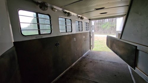 Tack ID: 570682 Dream Coach 2000 4H Slant Aluminum Trailer. Title in hand. - PhotoID: 155839 - Expires 19-Oct-2026 Days Left: 86