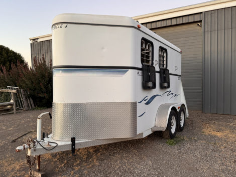 Tack ID: 570686 Circle J Two Horse Perfect Run Around Trailer - PhotoID: 155852 - Expires 26-Oct-2026 Days Left: 72