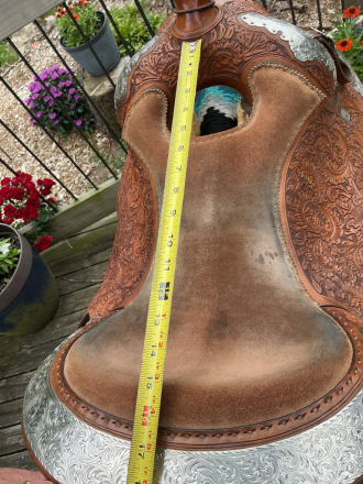 Tack ID: 570711 Blue Ribbon Show Saddle - PhotoID: 155876 - Expires 04-Nov-2026 Days Left: 84