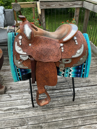 Tack ID: 570711 Blue Ribbon Show Saddle - PhotoID: 155877 - Expires 04-Nov-2026 Days Left: 84