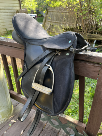 Tack ID: 570726 Wintec all purpose saddle - PhotoID: 155888 - Expires 11-Nov-2026 Days Left: 88