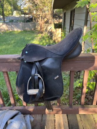 Tack ID: 570726 Wintec all purpose saddle - PhotoID: 155889 - Expires 11-Nov-2026 Days Left: 88
