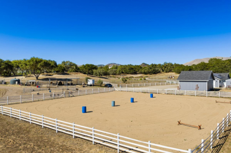 Tack ID: 570754 Hobby Horse Farm 15 minutes to Beach - PhotoID: 155912 - Expires 23-Nov-2026 Days Left: 86