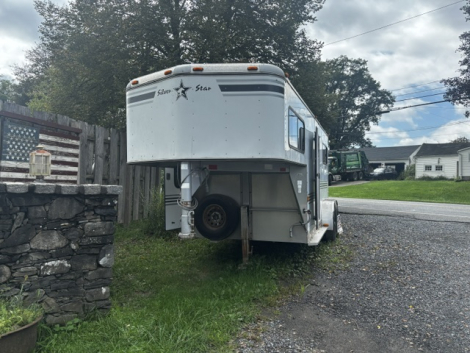 Tack ID: 570778 2003 Silver Star/ Star-Lite 2-horse Straight load gooseneck - PhotoID: 155944 - Expires 05-Dec-2026 Days Left: 87