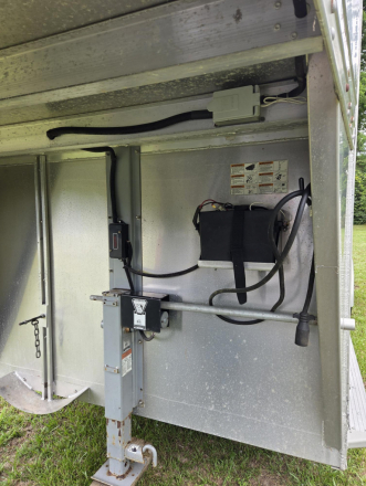 Tack ID: 570779 3 horse slant electric gooseneck w/dressing room - PhotoID: 155949 - Expires 06-Mar-2027 Days Left: 178