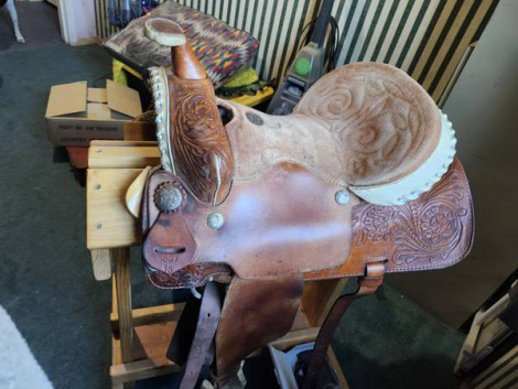 Tack ID: 570787 Nice 15 Benchmark western barrel saddle - PhotoID: 155970 - Expires 12-Mar-2027 Days Left: 168