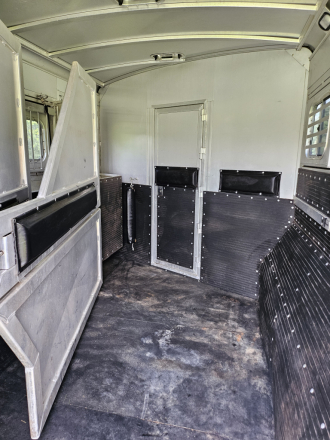 Tack ID: 570788 2011 Platium Coach - PhotoID: 155979 - Expires 14-Dec-2026 Days Left: 89