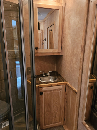 Tack ID: 570788 2011 Platium Coach - PhotoID: 155980 - Expires 14-Dec-2026 Days Left: 89
