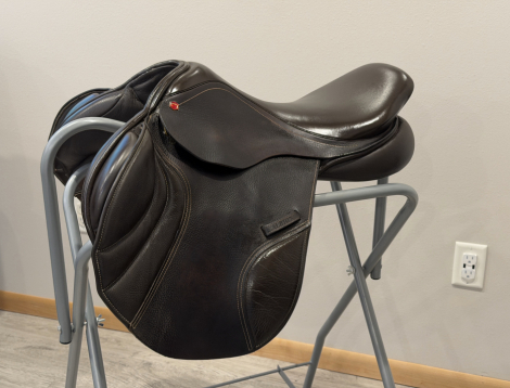 Tack ID: 570799 Albion Close Contact Saddle 18” seat - PhotoID: 155990 - Expires 16-Mar-2027 Days Left: 178