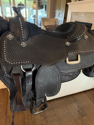 Tack ID: 570802 Sterling Custom Show Saddle - PhotoID: 156007 - Expires 18-Dec-2026 Days Left: 84