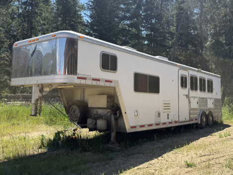Tack ID: 570816 2007 Featherlite 4 Horse living quarters Trailer - PhotoID: 156024 - Expires 23-Mar-2027 Days Left: 179