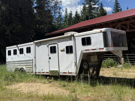 Tack ID: 570816 2007 Featherlite 4 Horse living quarters Trailer - PhotoID: 156025 - Expires 23-Mar-2027 Days Left: 179