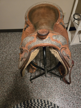 Tack ID: 570824 Blue Ribbon Show Saddle - PhotoID: 156037 - Expires 24-Dec-2026 Days Left: 90